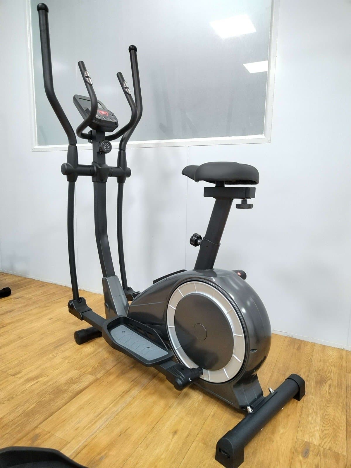 CardioFit U300 Upright Bike - View 2